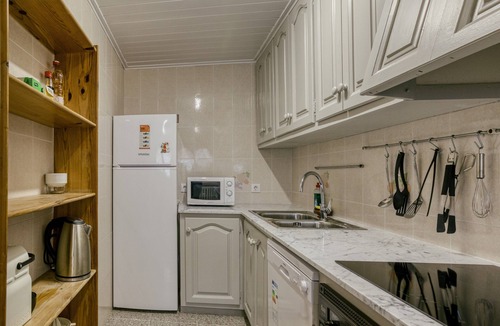 Begur Ski Chalet | Chalet 'Casa Adosada' with Terrace, Garden and Wi-Fi