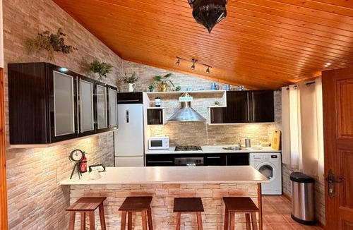 La Taha Ski Chalet | Chalet con patio y piscina de temporada