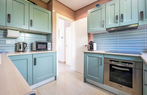 Roldan Villa | Contemporary, cosy villa with Sun-Soaked Terraces & Private Pool on Golf Resort