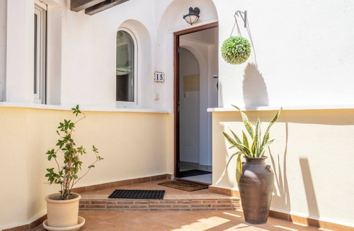 Roldan Villa | Contemporary, cosy villa with Sun-Soaked Terraces & Private Pool on Golf Resort