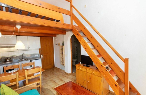 Els Griells Apartment | Cosy apartment for 4 people with pool, WIFI, A/C, TV and terrace