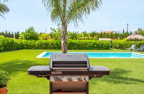 Sa Cabaneta Villa | Country House 'Can Mossenyer' with Mountain View, Private Pool and Wi-Fi