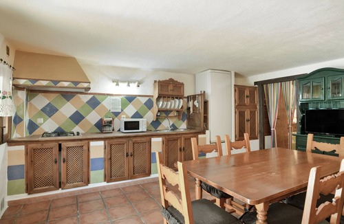 Benaojan Villa | Country House 'Monte Las Viñas' with Mountain View, Private Pool and Wi-Fi