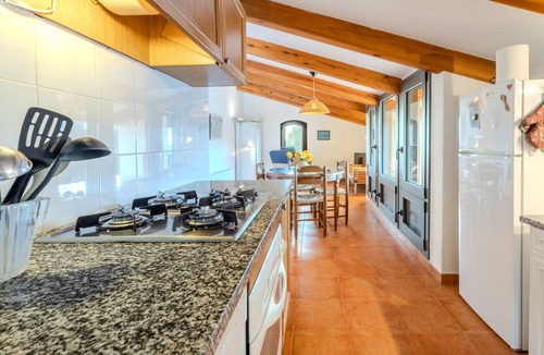 Sant Mateu de Montnegre House | Country House 'Vinyoles 2' with Mountain View, Shared Pool and Wi-Fi