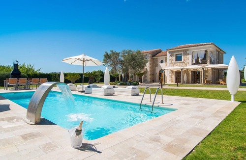 Selva House | Cozy home in Selva with private swimming pool, can be inside or outside