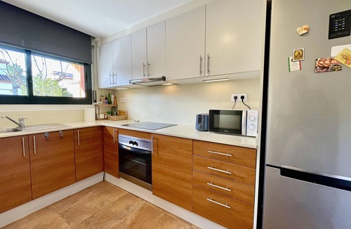 Bonmont Terres Noves House | Cozy Semi-Detached House - With Parking