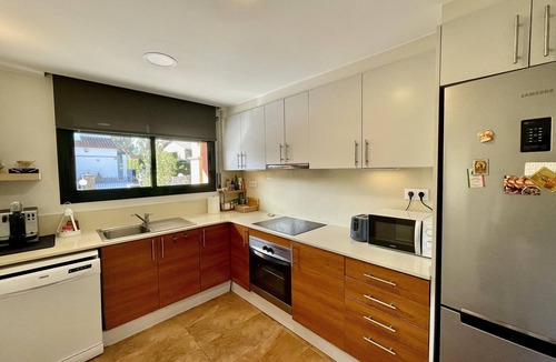 Bonmont Terres Noves House | Cozy Semi-Detached House - With Parking