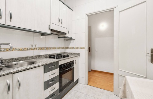 Sant Antoni Apartment | Discover the perfect monthly rental in the heart of Barcelona!