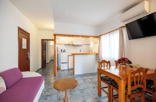 Colonia Sant Jordi Hostel | Doris