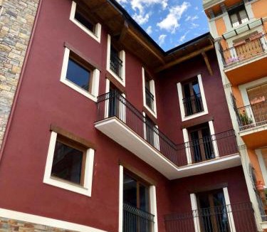 Puigcerda Apartment | Edifici Herois