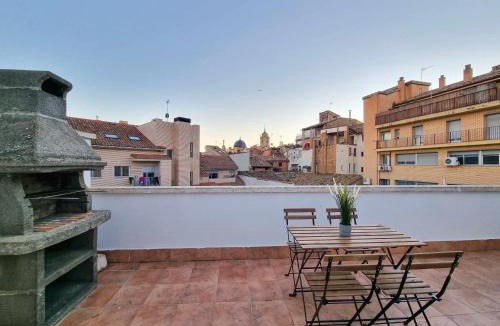 Barrio de Santo Domingo y San Martin Apartment | El Alce del Pilar ComoTuCasa