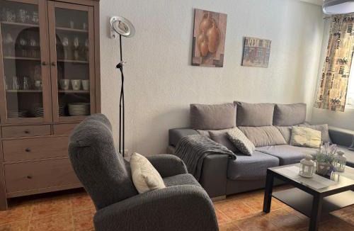 Dehesa de Campoamor Apartment | En perle med plass til voksne og familien, solfylt terrasse 5 min fra stranden
