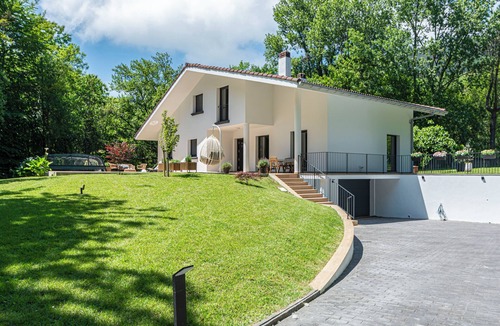 Gaintxurizketa Ski Chalet | Exclusive Villa with swimming pool in Jaizkibel