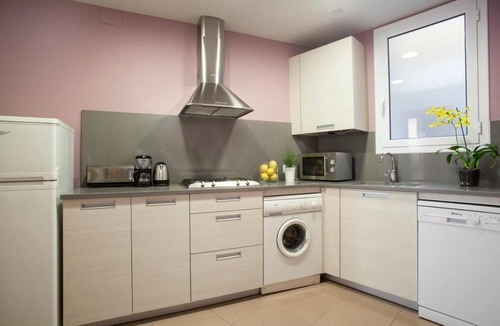 Gothic Quarter Apartment | Fantastic GroupFlat: 12-Bedr. 5-Bathr. for 19 people, Central Barcelona! Ask us!
