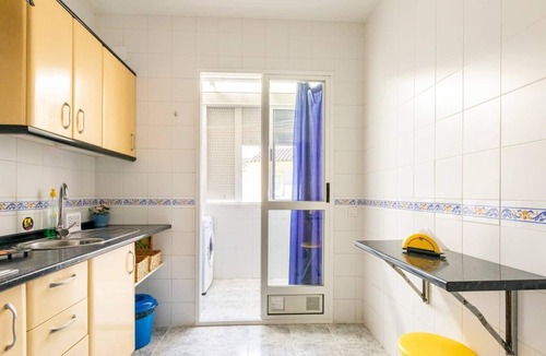 Bollullos de la Mitacion Apartment | Habitacion Matrimonio "namasté" Individual, con Cama de 135, Exterior con Todo