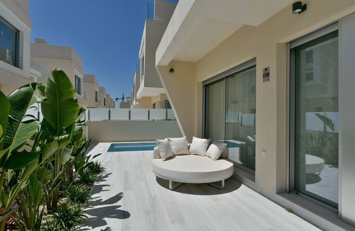 Pueblo Latino House | Holiday Home Casa Mazal Near the Beach with Sea View, Pool, Wi-Fi & Terrace