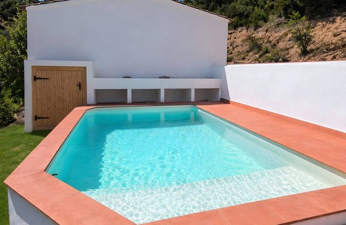 Tossa de Mar House | Holiday Home 'Can Garriga' with Mountain View, Private Terrace and Wi-Fi