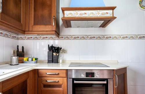 La Portilla House | Holiday Home 'El Cañu' with Mountain Views, Private Terrace and Wi-Fi