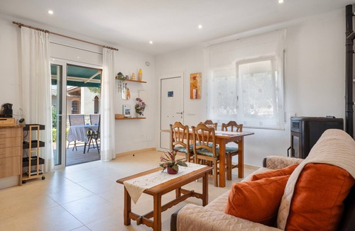 Pals House | Holiday Home 'Can Sais' with Mountain View, Wi-Fi and Air Conditioning