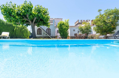 Sant Pere Pescador House | "Holiday Home for 6 with Pool, BBQ, Wifi, Near Beach - Sant Pere Pescador, Costa Brava"