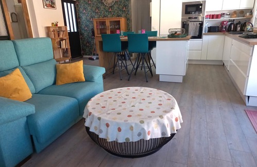 Sant Pere Pescador House | Holiday Home: Garden, BBQ, Kids' Playhouse
