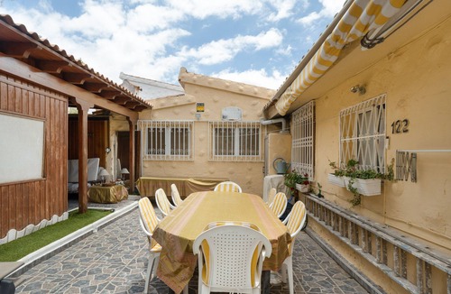 Chayofa House | Holiday Home 'La Casuca' with Mountain Views, Shared Pool & Wi-Fi
