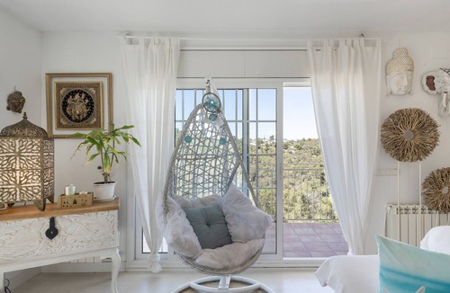 Vora-Sitges House | Holiday Home 'Maravillosa Villa Con Piscina' with Private Pool, Wi-Fi and Air Conditioning
