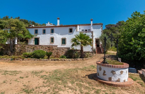 Tossa de Mar House | Holiday Home 'Masía Can Garriga, Avia' with Mountain View, Private Terrace and Wi-Fi