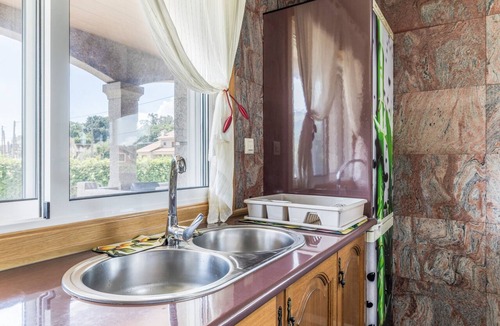Mos House | Holiday Home 'Os Cabaleiros' with Mountain View, Private Terrace and Wi-Fi