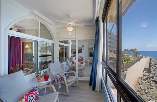 Patalavaca Apartment | Holiday Home 'Patalavaca Beach Holidays Invest' with Sea View, Private Terrace & Wi-Fi