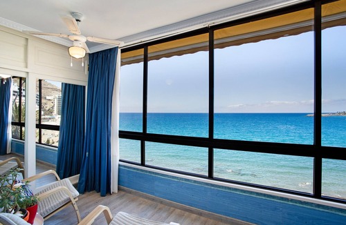 Patalavaca Apartment | Holiday Home 'Patalavaca Beach Holidays Invest' with Sea View, Private Terrace & Wi-Fi