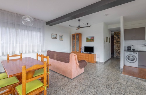 Bigues I Riells House | Holiday Home 'Planta Baixa A Bigues I Riells' with Mountain Views and Shared Terrace