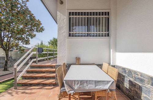 Seva House | Holiday Home 'Roques Brunes - Seva' with Mountain View, Wi-Fi and Air Conditioning
