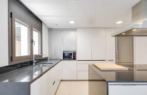 Begur House | Holiday Home 'Sa Punta 100' with Sea View, Wi-Fi and Air Conditioning