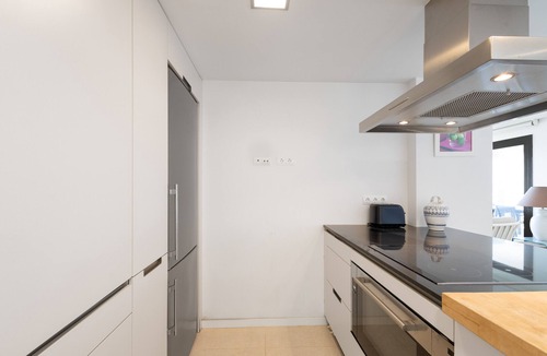 Begur House | Holiday Home 'Sa Punta 100' with Sea View, Wi-Fi and Air Conditioning