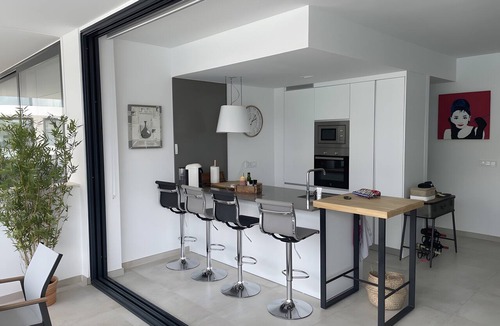 Mar de Cristal House | Holiday Home 'Tom 1 Hochwertiges Appartement' with Shared Pool, Wi-Fi and Air Conditioning