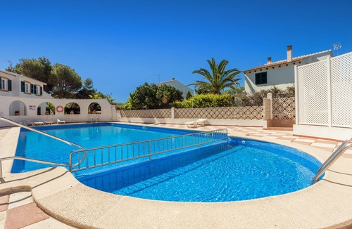 Cala'n Bosch House | Holiday Home 'Villa Seve' close to the Beach with Shared Pool & Wi-Fi