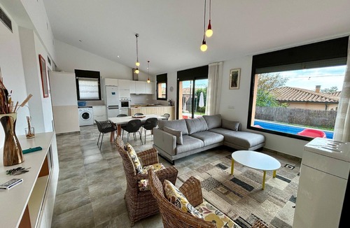 Torroella de Montgri House | Holiday home with private pool