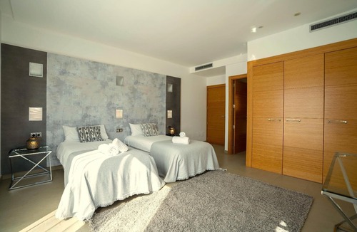 Can Furnet House | Holiday house Roca Llisa for 1 - 14 persons with 7 bedrooms - Holiday house