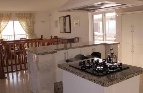 Adeje Villa | Holiday Villa 'Beautiful Villa In The South' with Sea View, Wi-Fi and Air Conditioning