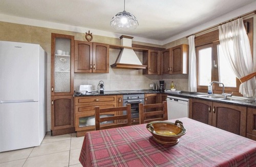 Moscari House | Holiday villa with garden, barbecue and terrace