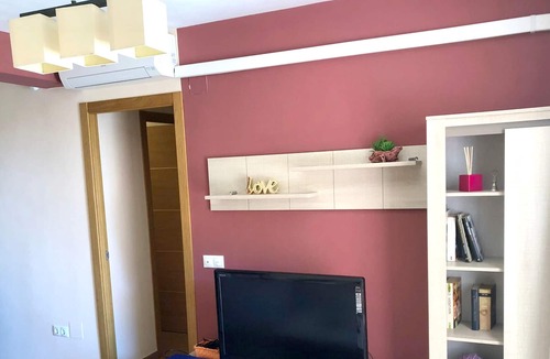 Carretera de Cadiz Apartment | Homerez - Appartement 1 km away from the beach for 7 ppl. with balcony at Málaga