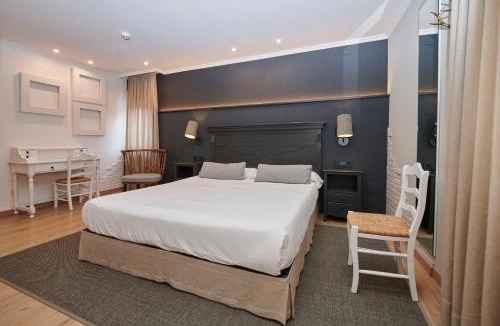 Isaba House | Hostal Lola