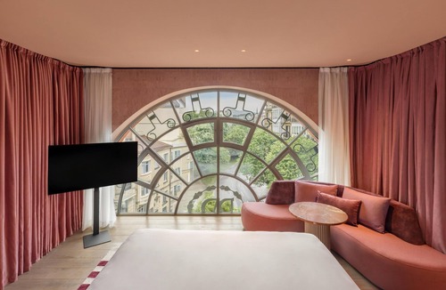 San Sebastian Centro Hotel | Hotel Palacio Bellas Artes San Sebastián, Curio Collection by Hilton