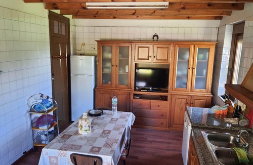 Eiras House | House 5 min from the beach, 15 min from Portugal. Sleeps 7. Rental p: <12 months