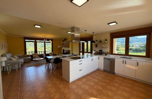 Meis Cottage | House with Pool and BBQ Near the Beach by Easyliferent