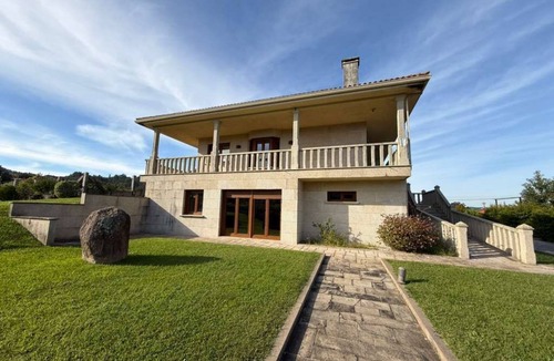 Meis Cottage | House with Pool and BBQ Near the Beach by Easyliferent