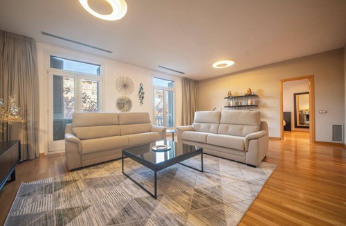 Eixample Apartment | INNER CITY CENTER ON PASEO DE GRACIA, luxurious & spacious, family & friends