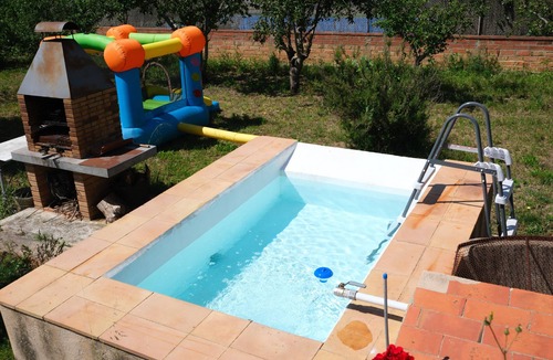 Ordis House | L'ametller - Empordà/Costa Brava with Garden, Small Pool, Barbecue, and Volleyball