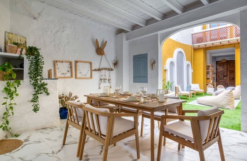 Pego House | La Bonita de Pego – 2-Bedroom House with Private Patio & Terrace, Pet-Friendly